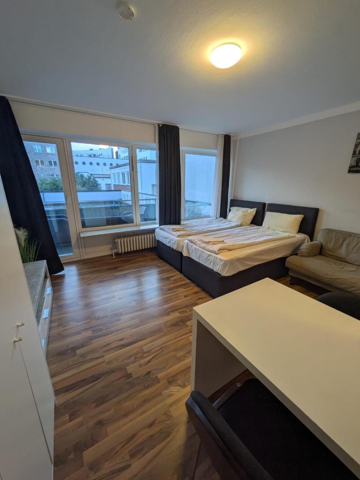 1,5-Zimmer Apartment Mit Balkon Am Hauptbahnhof Neumünster Esterno foto