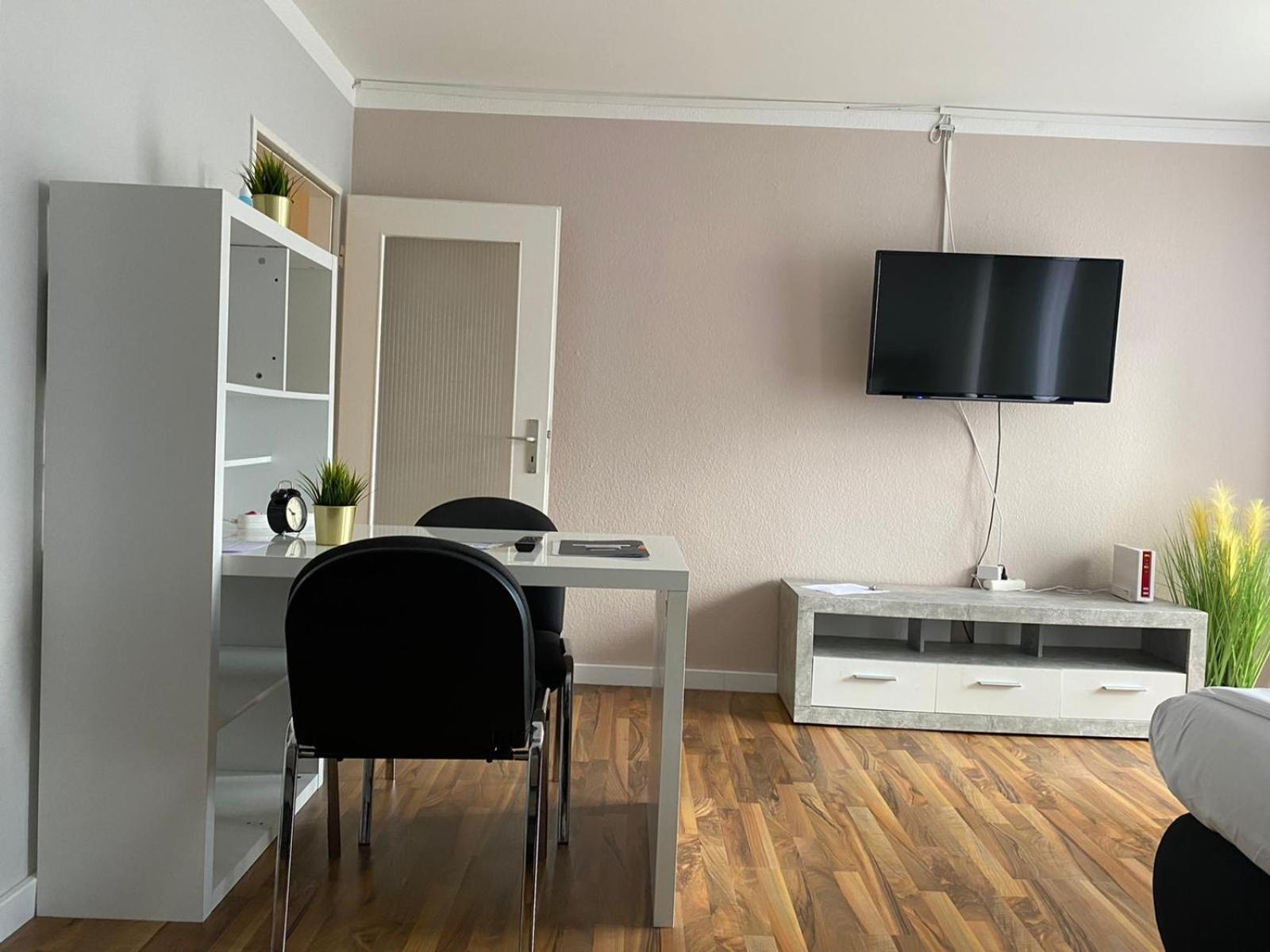 1,5-Zimmer Apartment Mit Balkon Am Hauptbahnhof Neumünster Esterno foto
