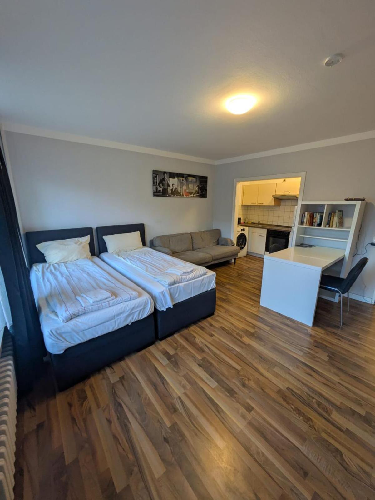 1,5-Zimmer Apartment Mit Balkon Am Hauptbahnhof Neumünster Esterno foto